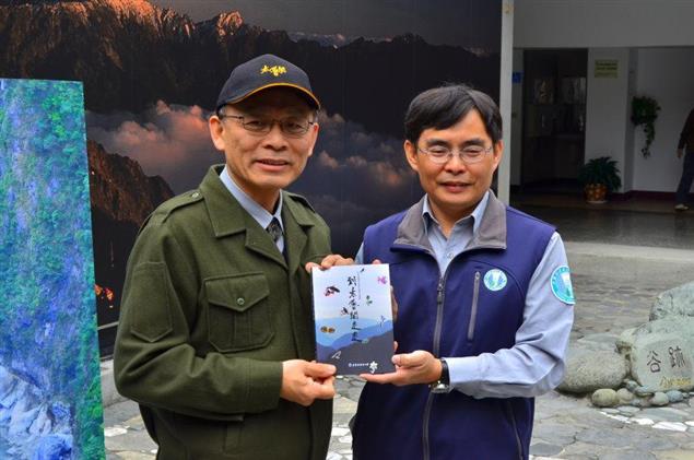 太管處出版步道解說叢書，邀請遊客「到太魯閣走走」