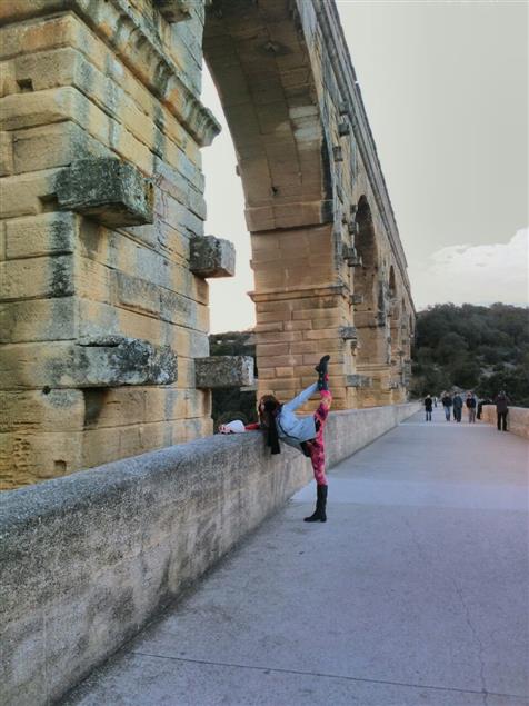 舞以前，舞之後。