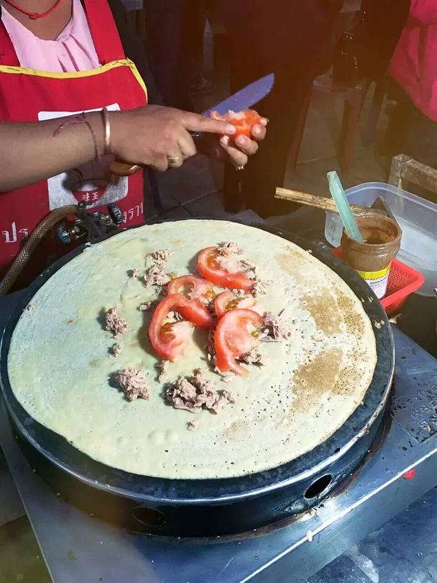 老撾的煎餅果子和麻辣燙