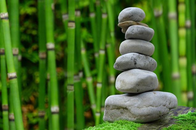 【歐華作協專欄】黃鶴昇：短詩集