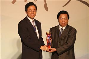 第39屆金鼎獎隆重頒獎 《浮光》獲年度圖書獎、《印刻文學生活誌》奪得年度雜誌獎